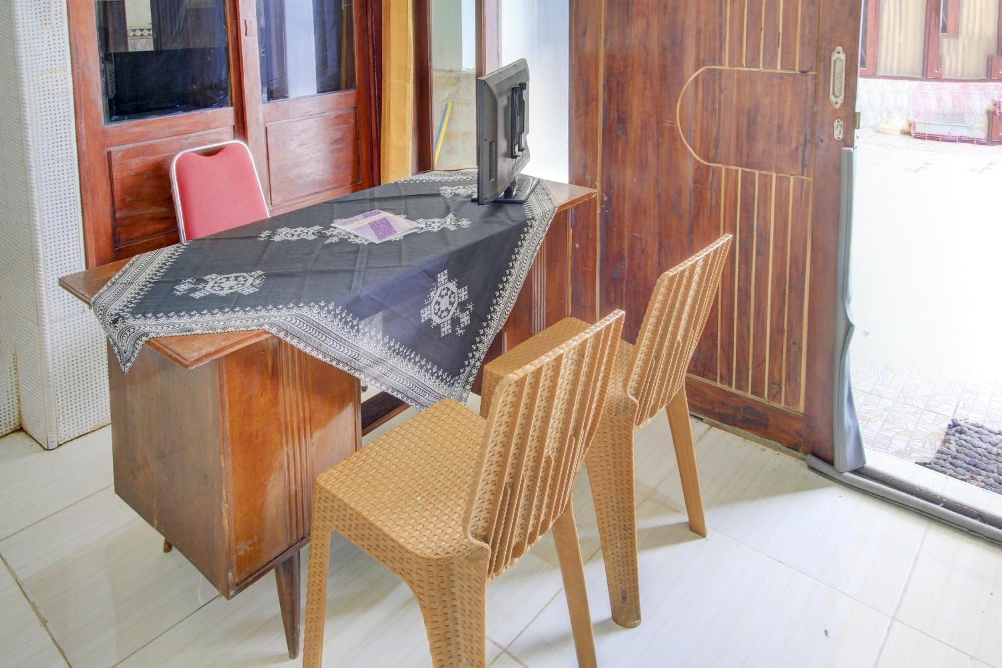 Oyo 90725 Zeevanna Guest House Syariah Kediri  Exterior foto