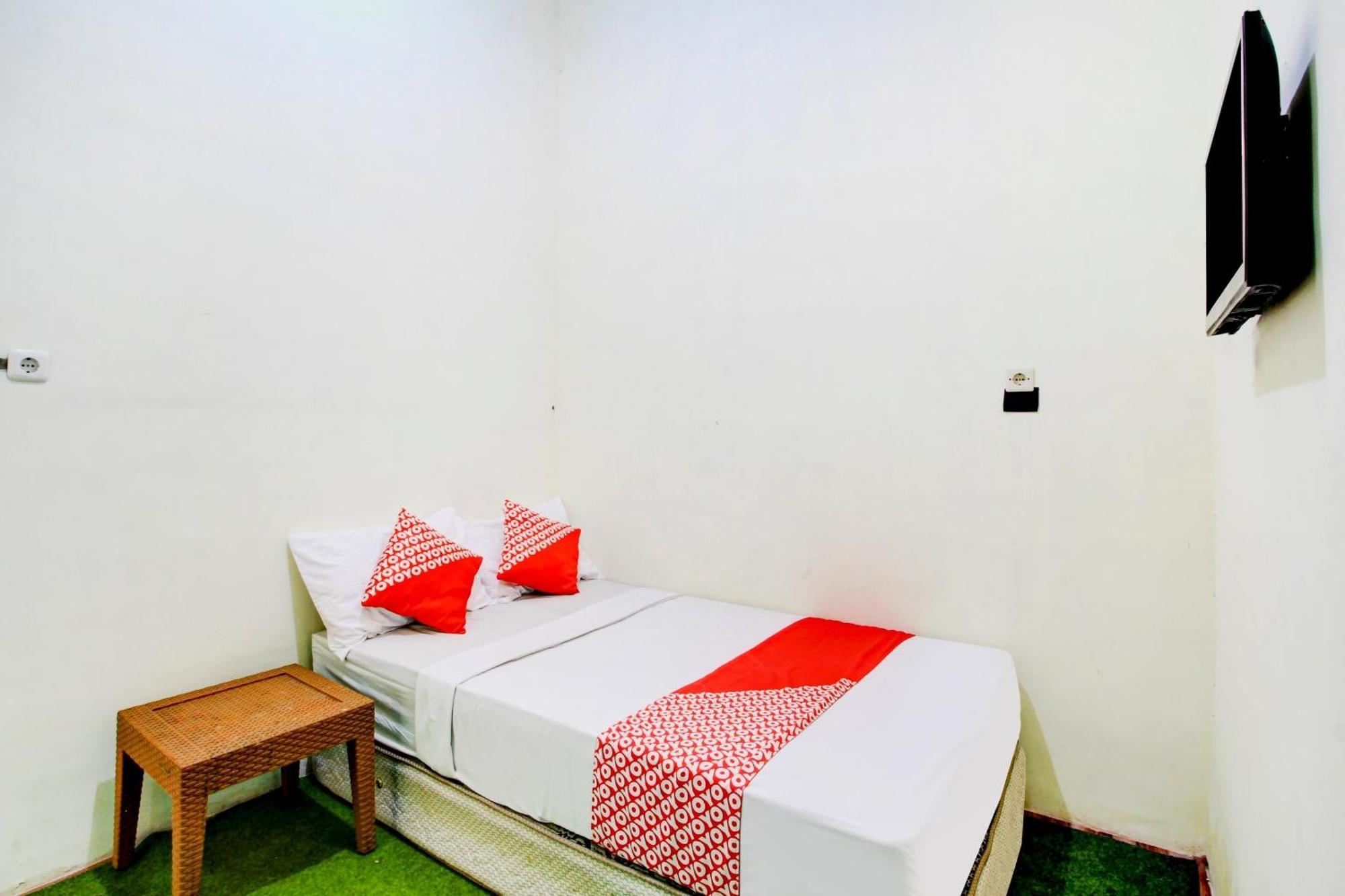 Oyo 90725 Zeevanna Guest House Syariah Kediri  Exterior foto
