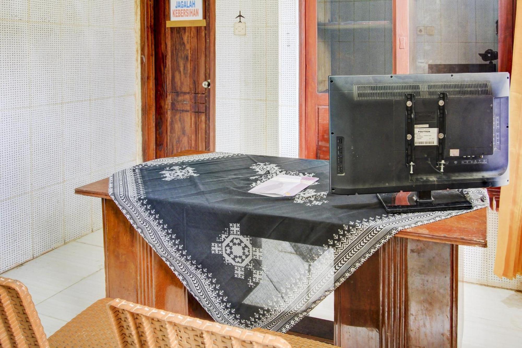 Oyo 90725 Zeevanna Guest House Syariah Kediri  Exterior foto