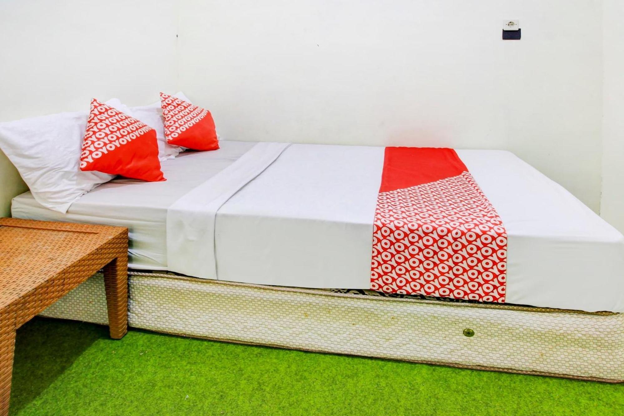 Oyo 90725 Zeevanna Guest House Syariah Kediri  Exterior foto